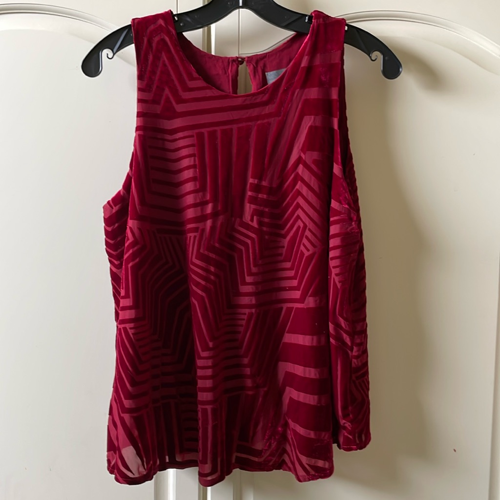 Anthropologie Sunday In Brooklyn Tank Top Sz M Red Velvet Sleeveless Labrynth.
